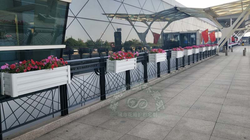 橋梁壁掛pvc花箱