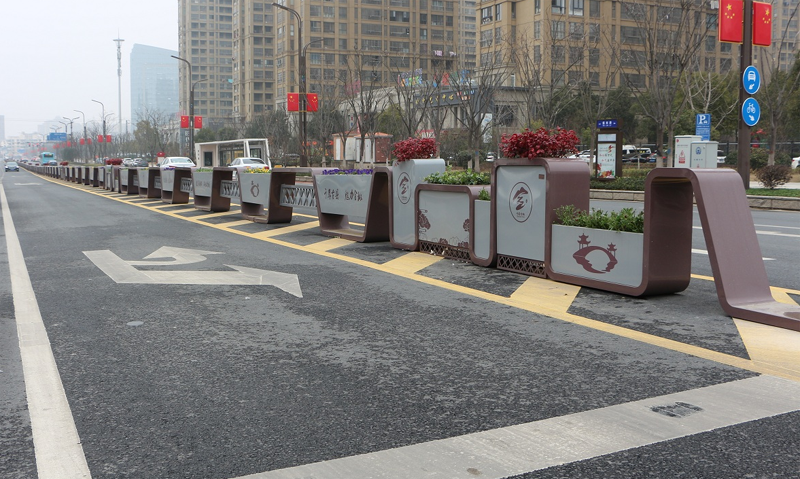 森格物園林道路隔離花箱施工的三個技巧