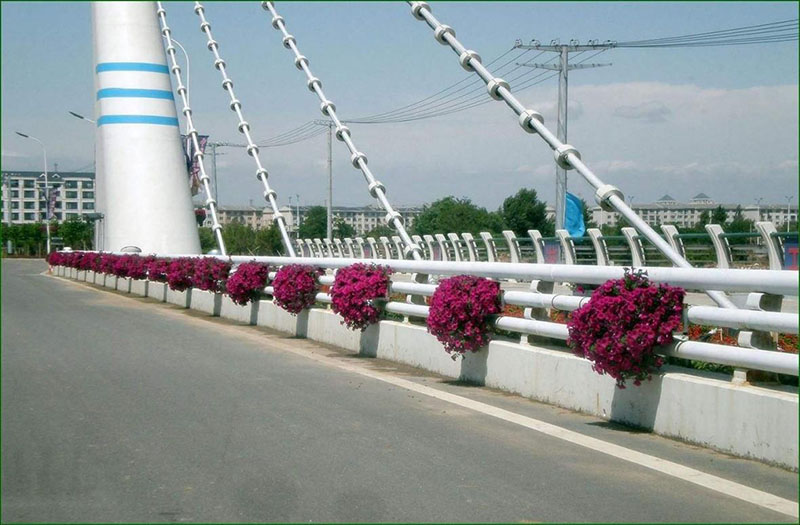為什么要在高架橋上布置花箱？