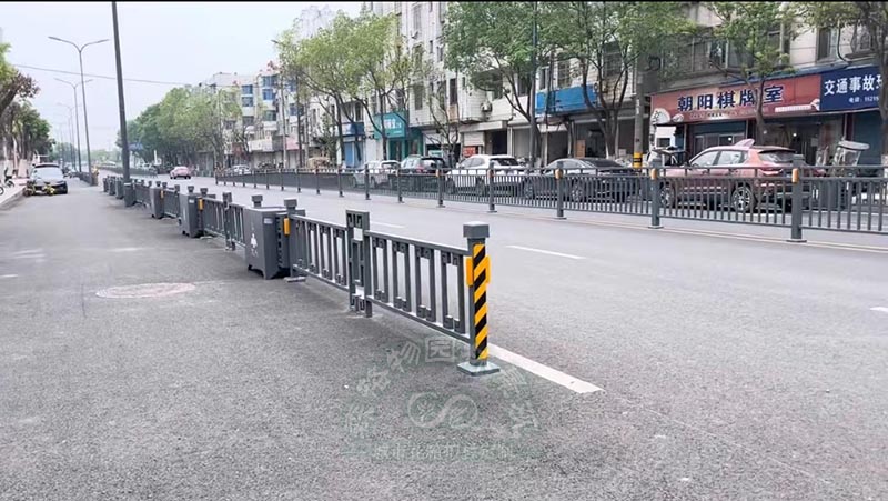 設計道路花箱護欄的要考慮哪些元素