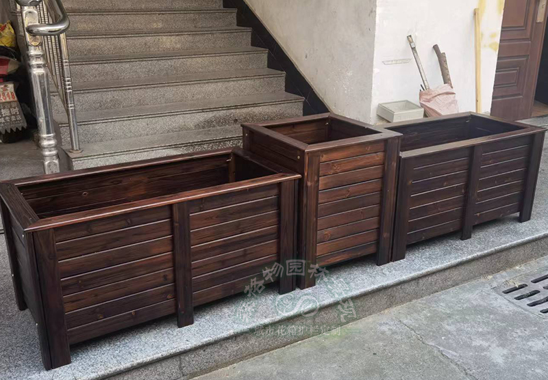 防腐木花箱該怎樣定做