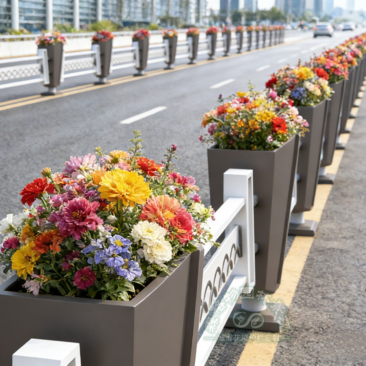 廣西四海升平城市交通護欄花箱