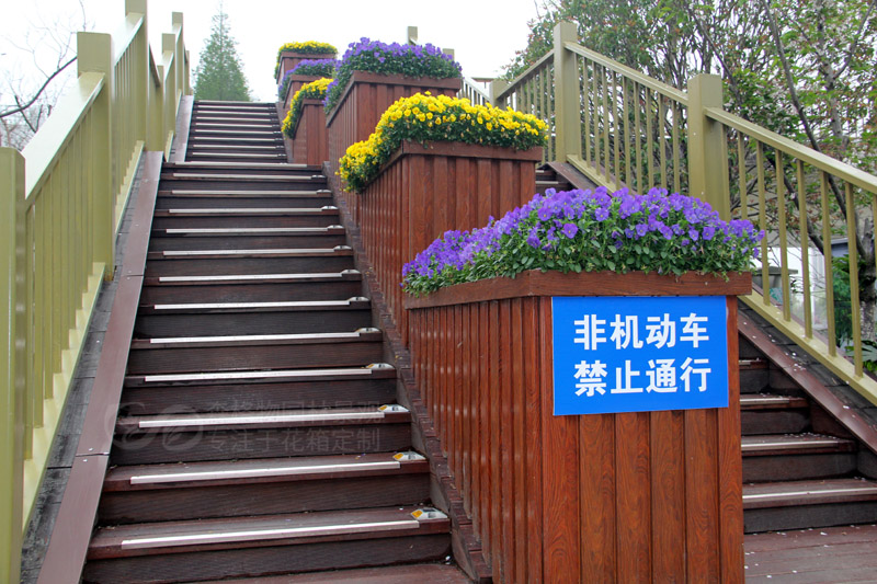 浙江杭州人行天橋花箱案例