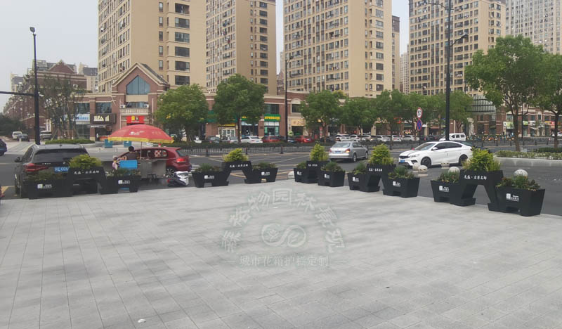 嘉興小區入口不銹鋼花箱案例