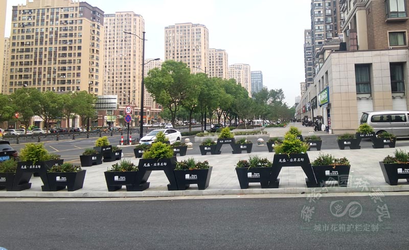 嘉興小區入口不銹鋼花箱案例