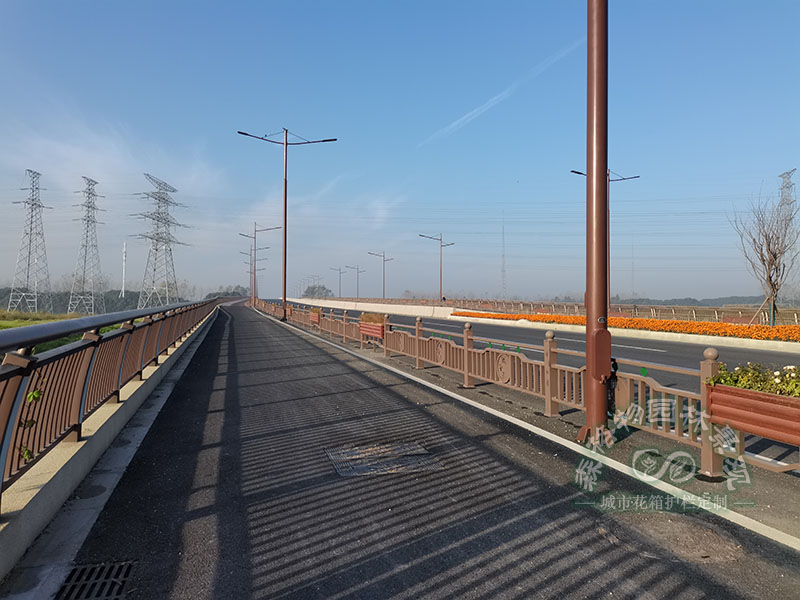 橋梁鋁合金花箱護欄案例