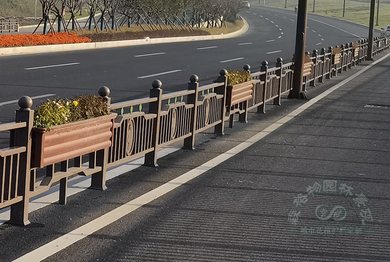 橋梁鋁合金花箱護欄案例