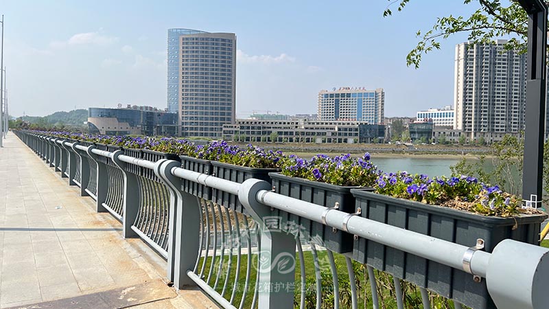 懸掛式橋梁鋁合金花箱