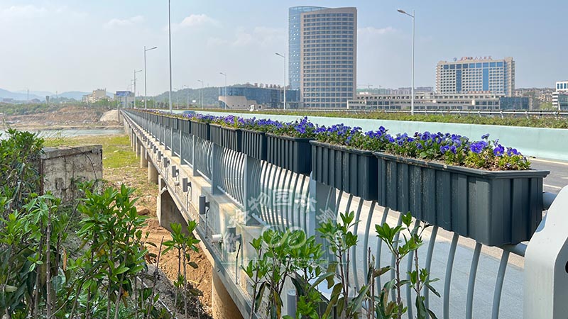 懸掛式橋梁鋁合金花箱