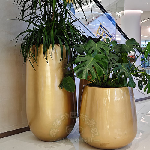 商場(chǎng)金色不銹鋼花箱