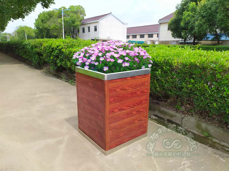 戶外花箱的日常保養(yǎng)與清潔方法