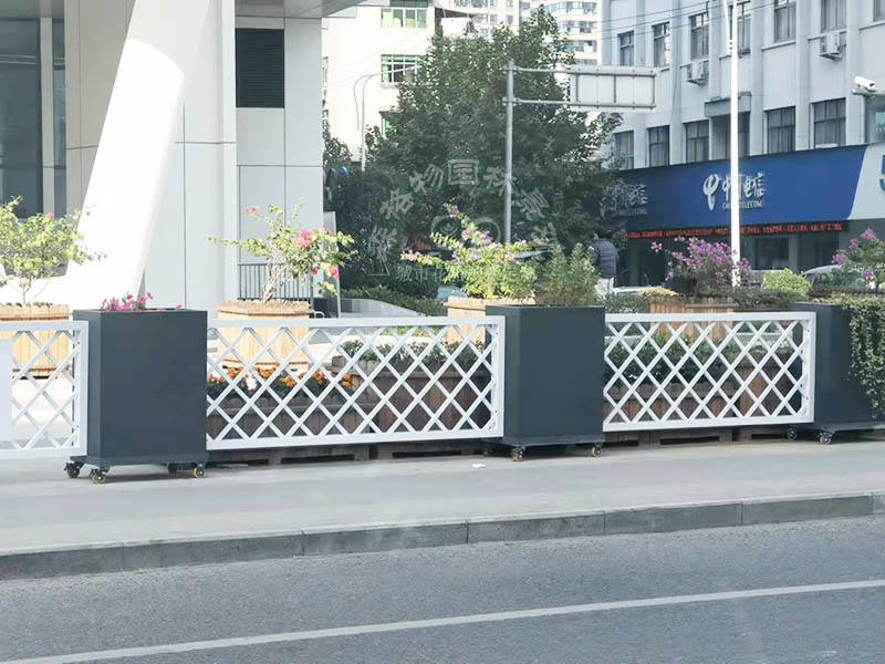 市政護欄花箱，為什么越來越受歡迎？